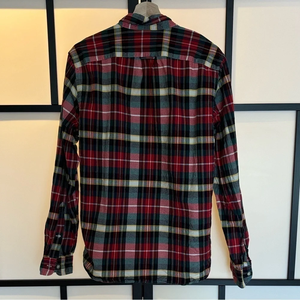 J. Crew Oxford‎ plaid men’s button down shirt. Size Medium